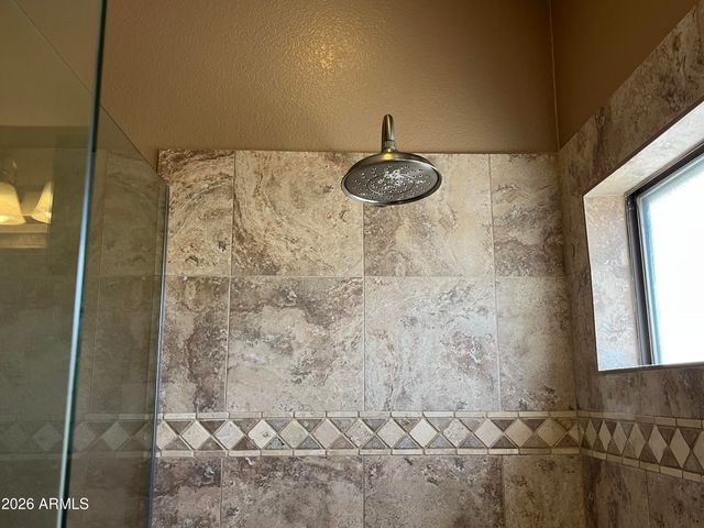 3921 E GRAYTHORN Street, Phoenix, AZ 85044