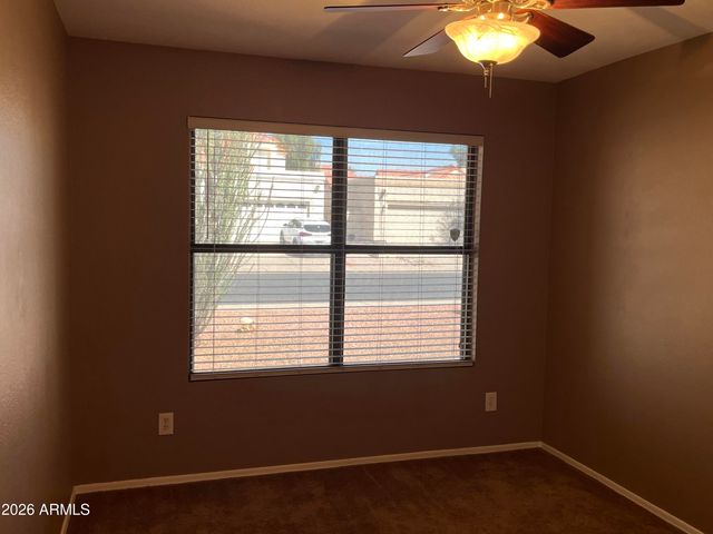 3921 E GRAYTHORN Street, Phoenix, AZ 85044