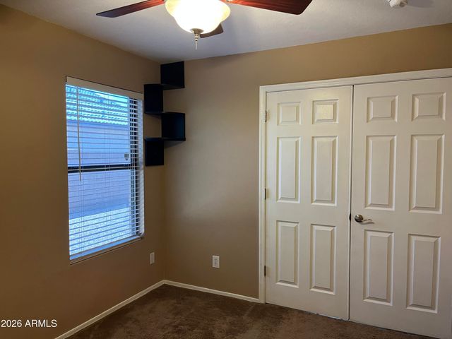 3921 E GRAYTHORN Street, Phoenix, AZ 85044