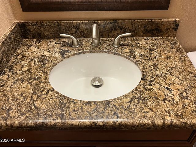 3921 E GRAYTHORN Street, Phoenix, AZ 85044