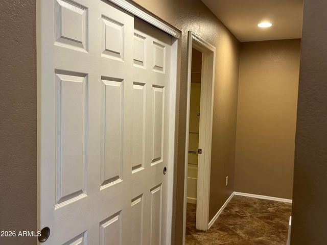 3921 E GRAYTHORN Street, Phoenix, AZ 85044