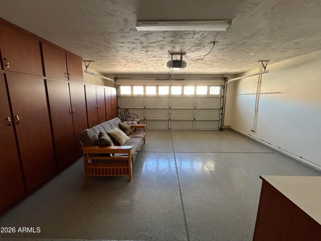 3921 E GRAYTHORN Street, Phoenix, AZ 85044