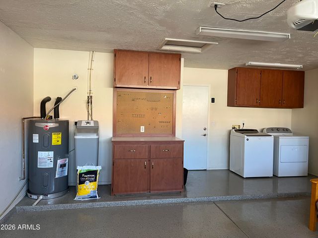 3921 E GRAYTHORN Street, Phoenix, AZ 85044