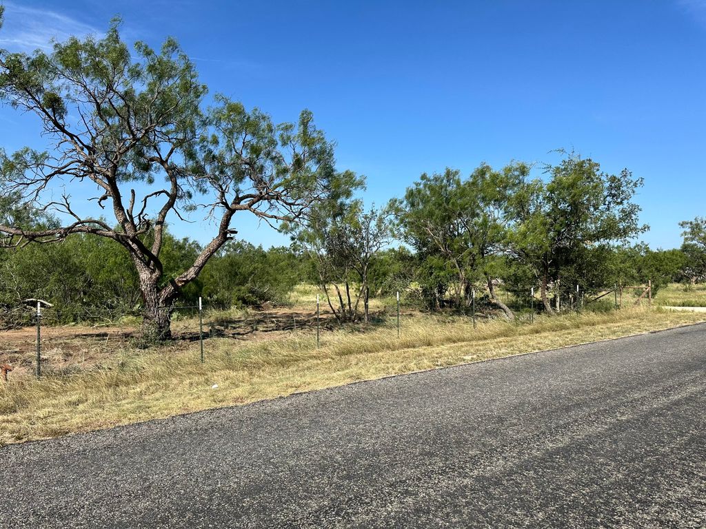 Image 6 of property listing at 14500 Turner Road, Carlsbad, TX 76934