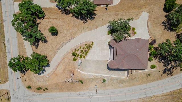 29801 Greenwater Drive, Tehachapi, CA 93561