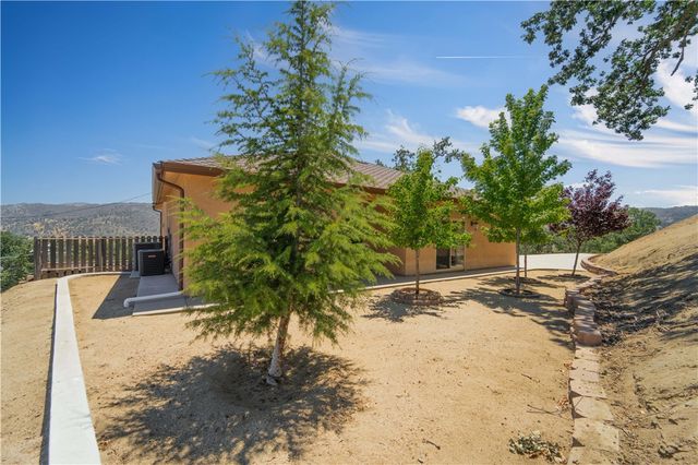 29801 Greenwater Drive, Tehachapi, CA 93561