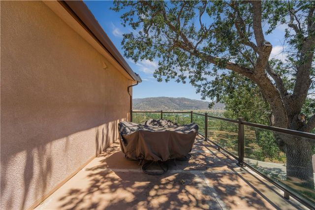 29801 Greenwater Drive, Tehachapi, CA 93561