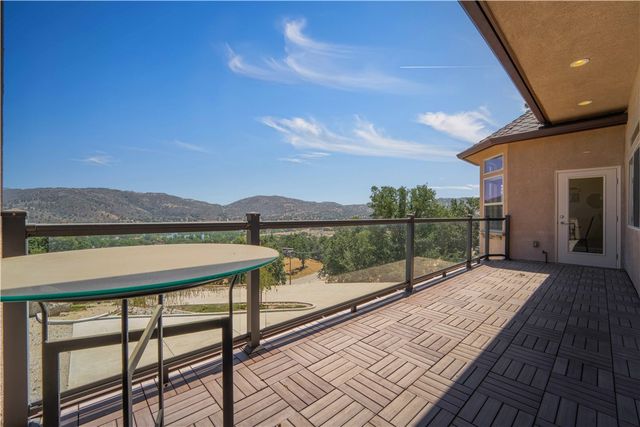 29801 Greenwater Drive, Tehachapi, CA 93561