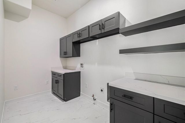 290 Apple Valley Dr, Panorama Village, TX 77304