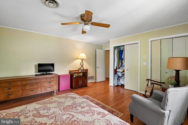 3303 POCAHONTAS DR, Edgewater, MD 21037