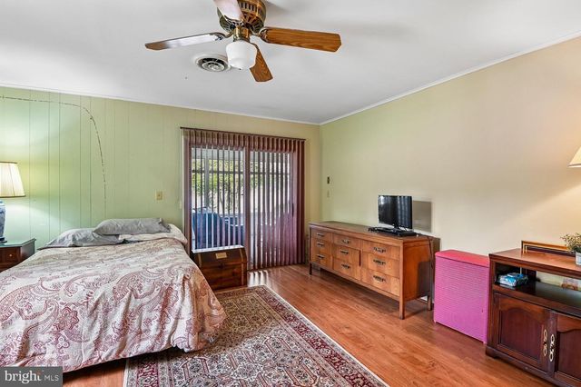 3303 POCAHONTAS DR, Edgewater, MD 21037