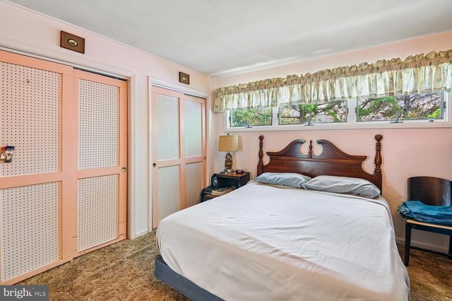 3303 POCAHONTAS DR, Edgewater, MD 21037