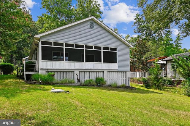 3303 POCAHONTAS DR, Edgewater, MD 21037