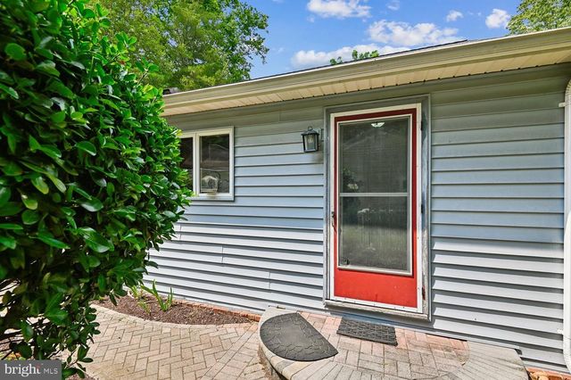 3303 POCAHONTAS DR, Edgewater, MD 21037