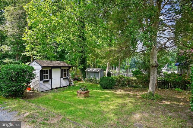3303 POCAHONTAS DR, Edgewater, MD 21037