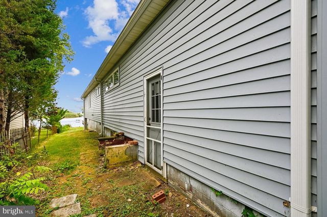 3303 POCAHONTAS DR, Edgewater, MD 21037