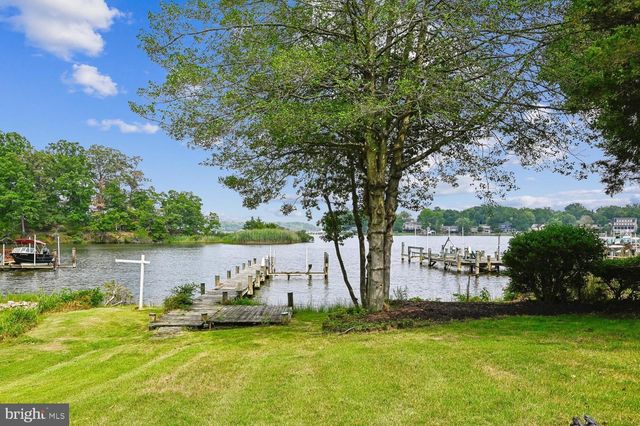 3303 POCAHONTAS DR, Edgewater, MD 21037