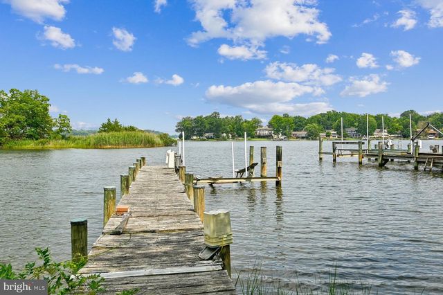 3303 POCAHONTAS DR, Edgewater, MD 21037