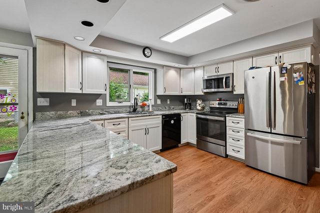 3303 POCAHONTAS DR, Edgewater, MD 21037
