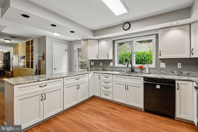 3303 POCAHONTAS DR, Edgewater, MD 21037