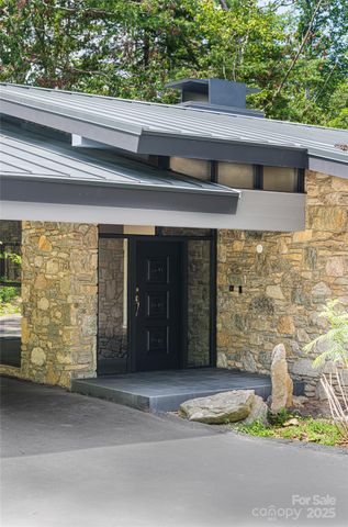 3 Holly Hill Road, Asheville, NC 28803