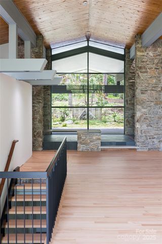 3 Holly Hill Road, Asheville, NC 28803