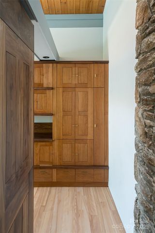 3 Holly Hill Road, Asheville, NC 28803