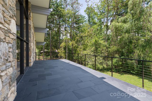 3 Holly Hill Road, Asheville, NC 28803