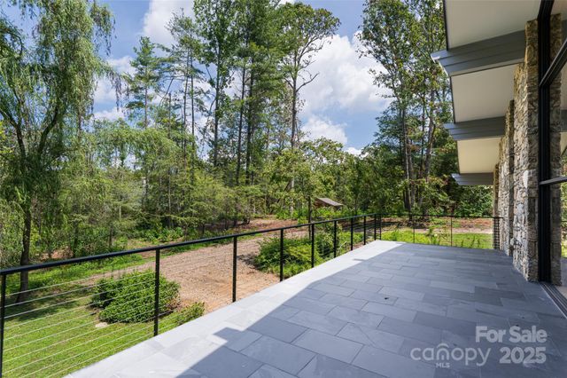 3 Holly Hill Road, Asheville, NC 28803