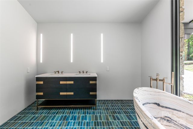 3 Holly Hill Road, Asheville, NC 28803