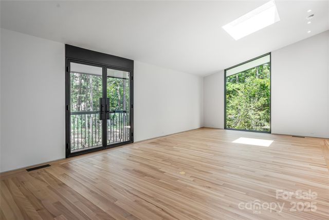 3 Holly Hill Road, Asheville, NC 28803