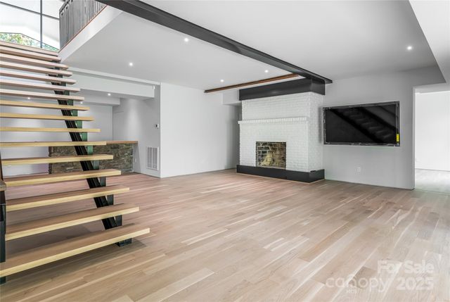 3 Holly Hill Road, Asheville, NC 28803