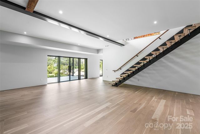 3 Holly Hill Road, Asheville, NC 28803