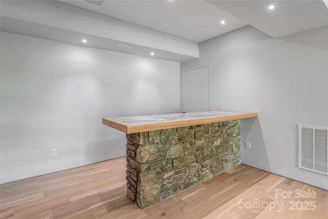 3 Holly Hill Road, Asheville, NC 28803