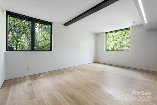 3 Holly Hill Road, Asheville, NC 28803