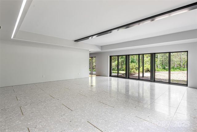 3 Holly Hill Road, Asheville, NC 28803