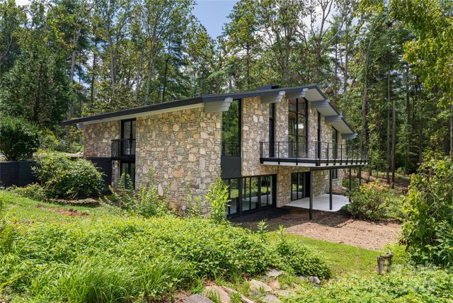 3 Holly Hill Road, Asheville, NC 28803