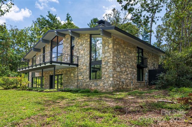 3 Holly Hill Road, Asheville, NC 28803
