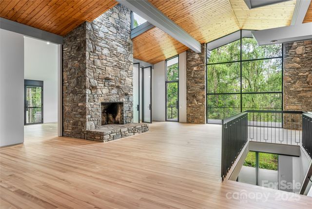 3 Holly Hill Road, Asheville, NC 28803