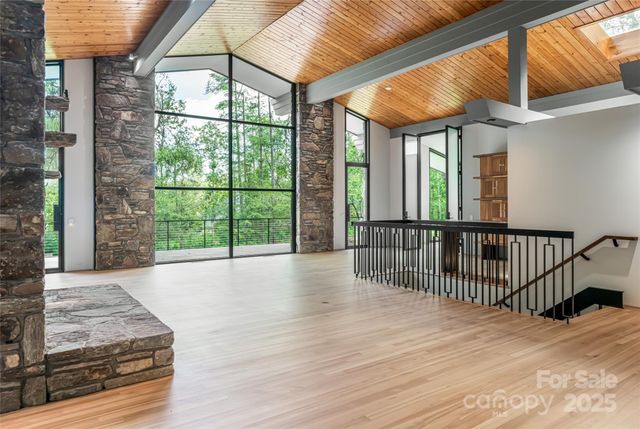 3 Holly Hill Road, Asheville, NC 28803