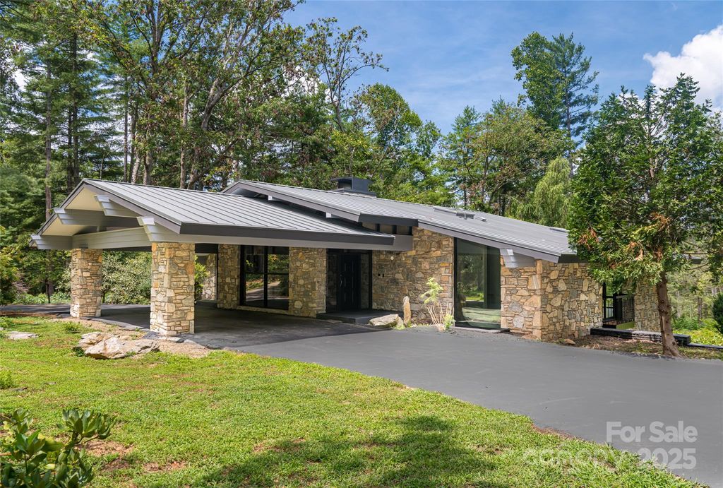 3 Holly Hill Road, Asheville, NC 28803