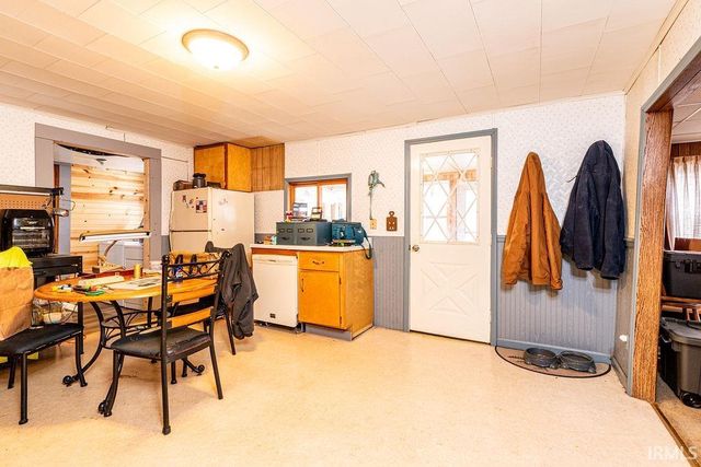 214 S Elm Street, Albion, IN 46701