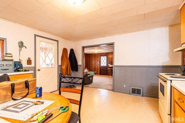 214 S Elm Street, Albion, IN 46701