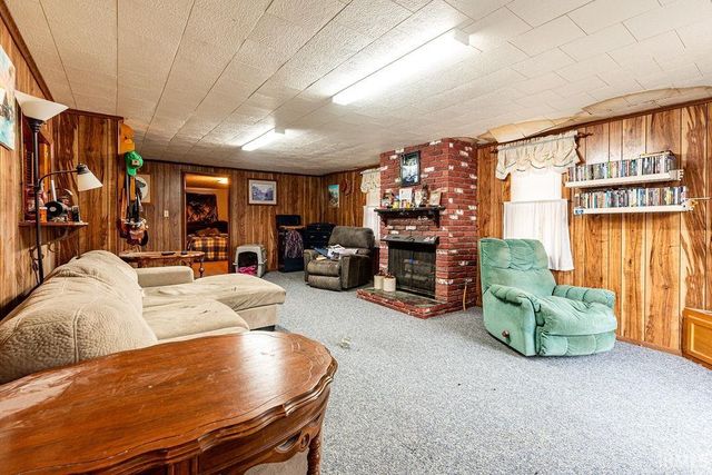 214 S Elm Street, Albion, IN 46701