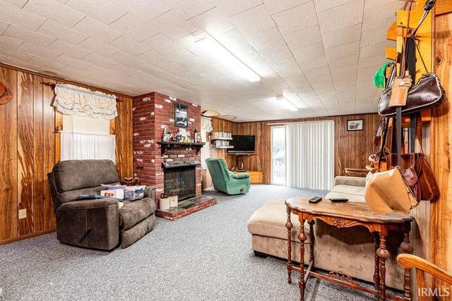 214 S Elm Street, Albion, IN 46701