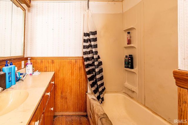 214 S Elm Street, Albion, IN 46701