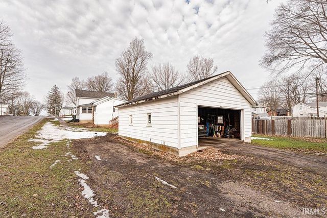 214 S Elm Street, Albion, IN 46701