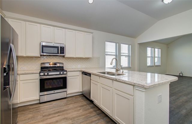 8426 Beacon Bay Circle, Baytown, TX 77523