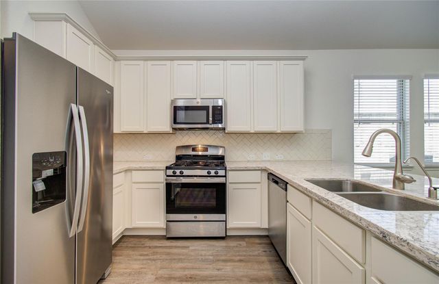 8426 Beacon Bay Circle, Baytown, TX 77523