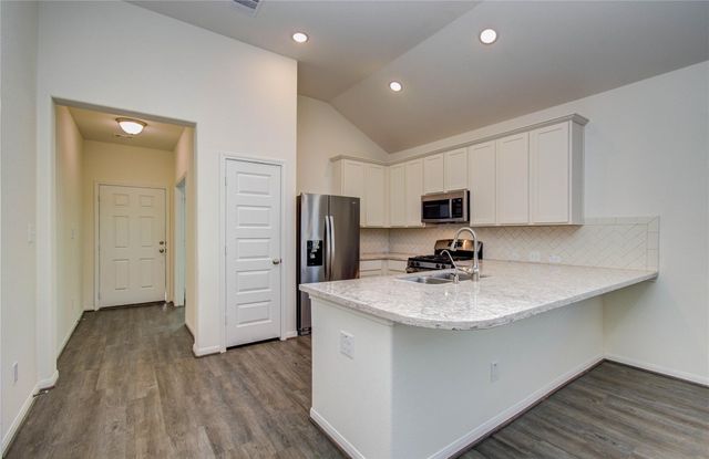 8426 Beacon Bay Circle, Baytown, TX 77523